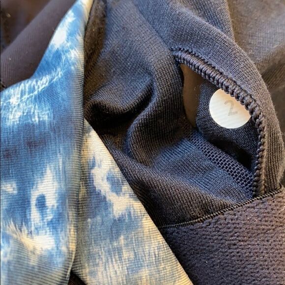 Lululemon Mesh With Me Tank‎ Blue 2 Like New - Picture 8 of 9